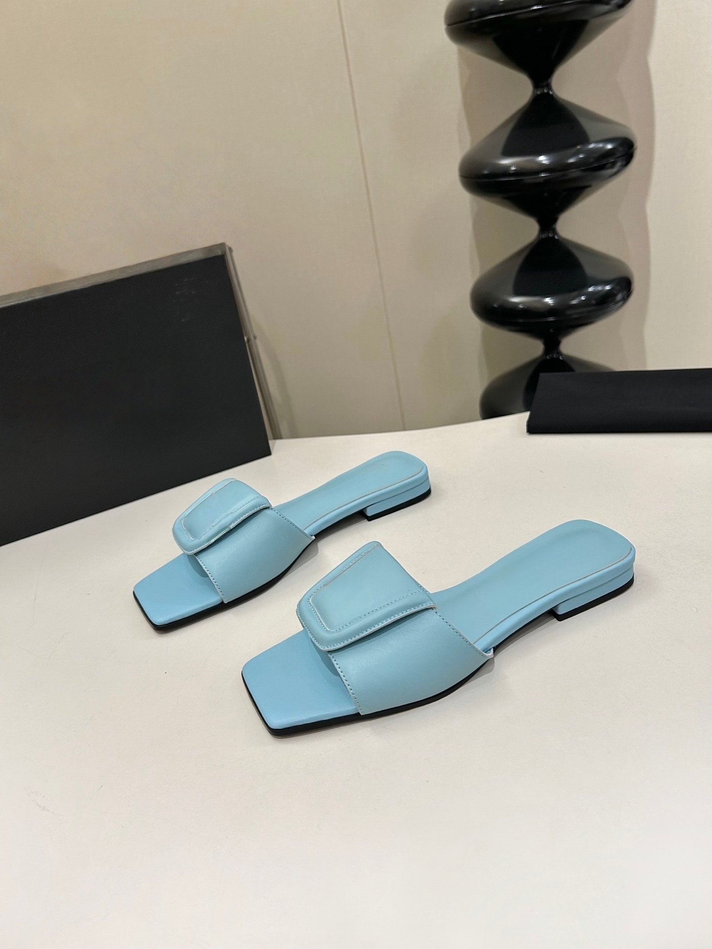 Luxury Brand Outdoor Sandals Fashion Slides Flat Sandals Casual Slides Beach Footwear Women's Slides Genuine Leather Premium