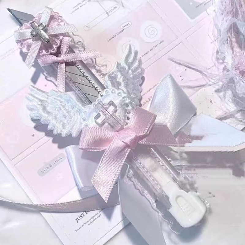 Süße Spitze Y2K rosa Farbe Box Cutter kreatives Design süße Schleife Flügel Papierschneider Mini tragbares Allzweckmesser Studentenbedarf