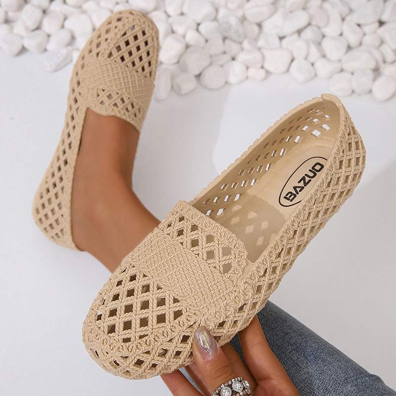 Novo estilo de verão elegante e confortável de sola plana casual exterior usar antiderrapante sandálias de dedo do pé para mulher