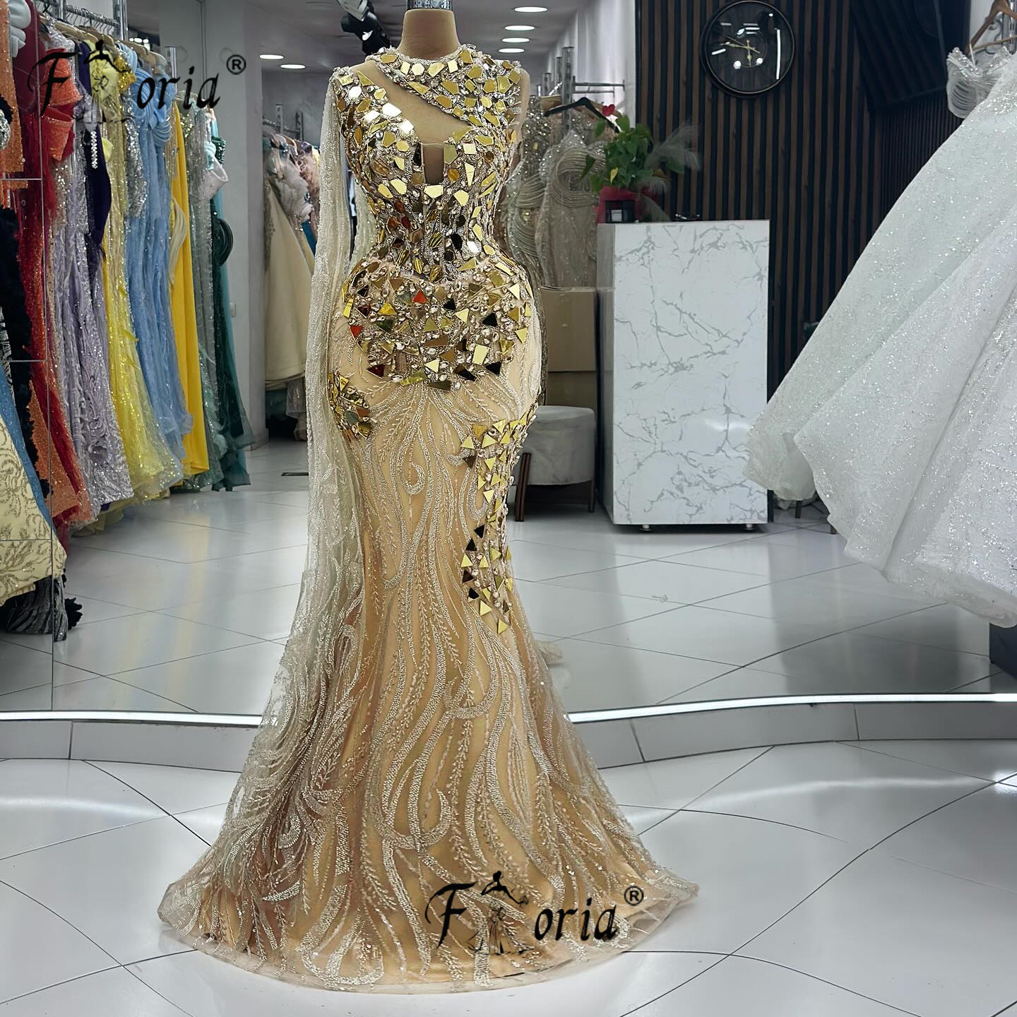Prachtige Arabische Gouden Kristallen Avondjurken 2024 Sprankelende Dubai Lange Sjaal Prom Jurk Vestidos De Noche Celebrity Feestjurk