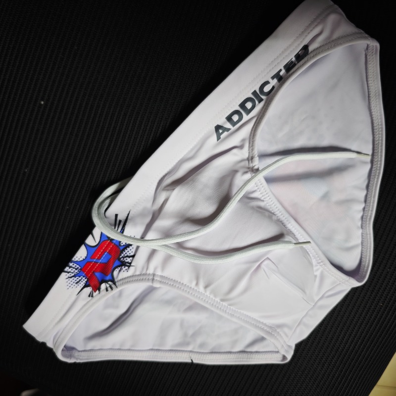 Nuevos bañadores para hombre con estampado de corte bajo, estilo europeo y americano, triángulo, para playa y aguas termales BS425
