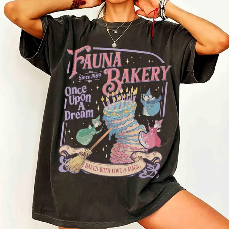 Damen-T-Shirt im Vintage-Stil mit Aufschrift „Baked with Love & Magic“, Herren-Oversize-T-Shirt, Unisex, Streetwear, lässig, locker, Sommer-Tops, Fauna Bakery