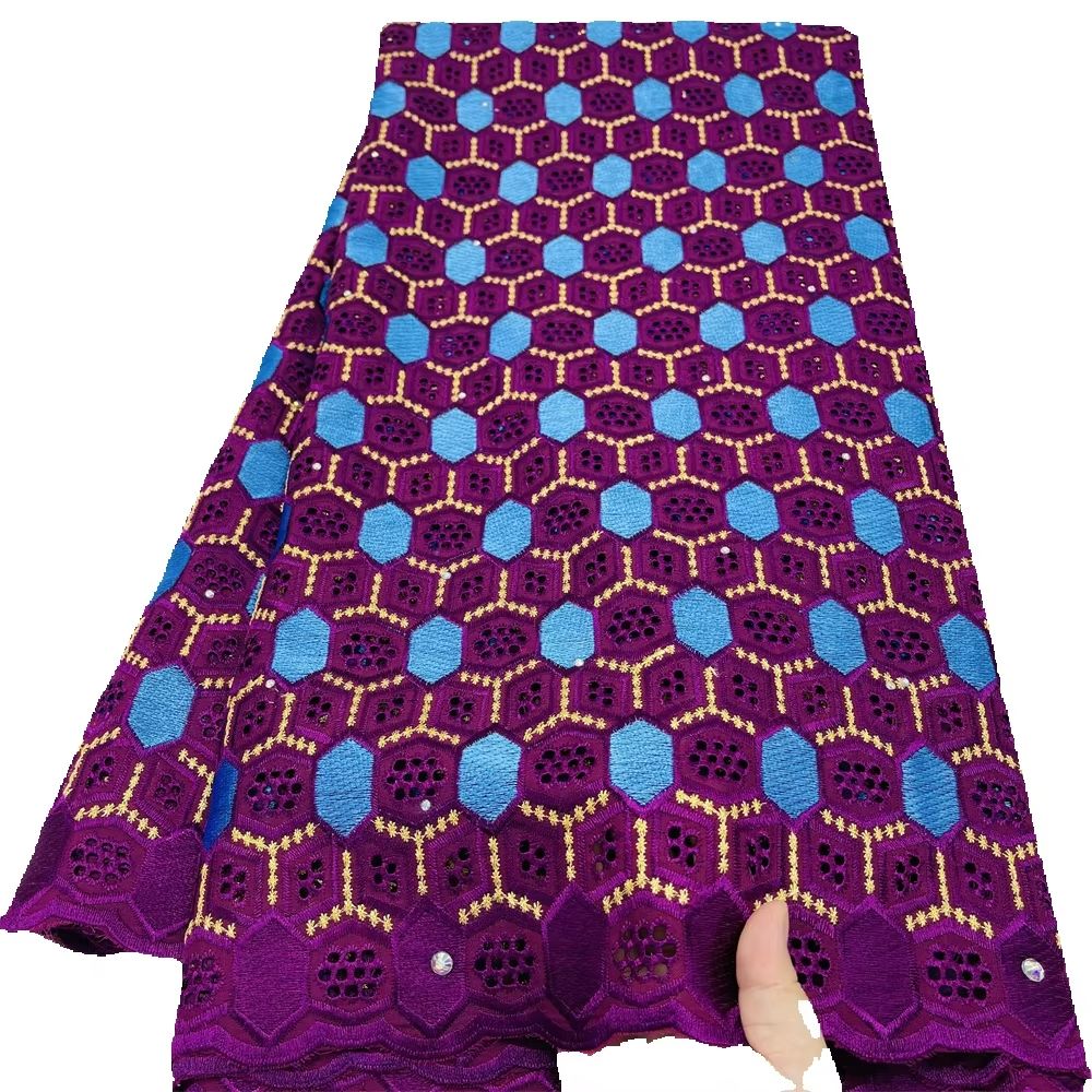 Tessuto in Voile Svizzero di Lusso 100% Cotone Viola Africano, Elegante e Resistente per Abiti da Sposa e da Cerimonia