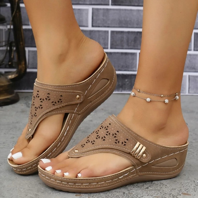Casual Thick Heel Sandals Women's Summer New Hollow out Platform Slippers Pure Color Flip Flops Rubber Bottom Polyurethane Mater