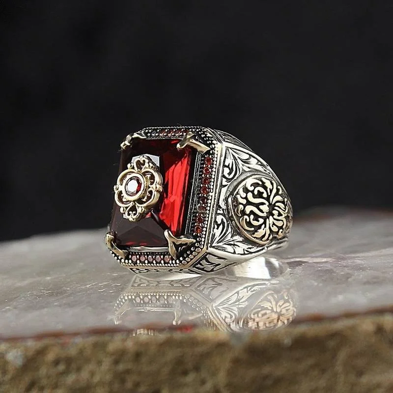 Bague chevalière turque rétro faite à la main pour hommes et femmes, couleur argent antique, aigle sculpté incrusté de Zircon rouge, bague de motard Punk