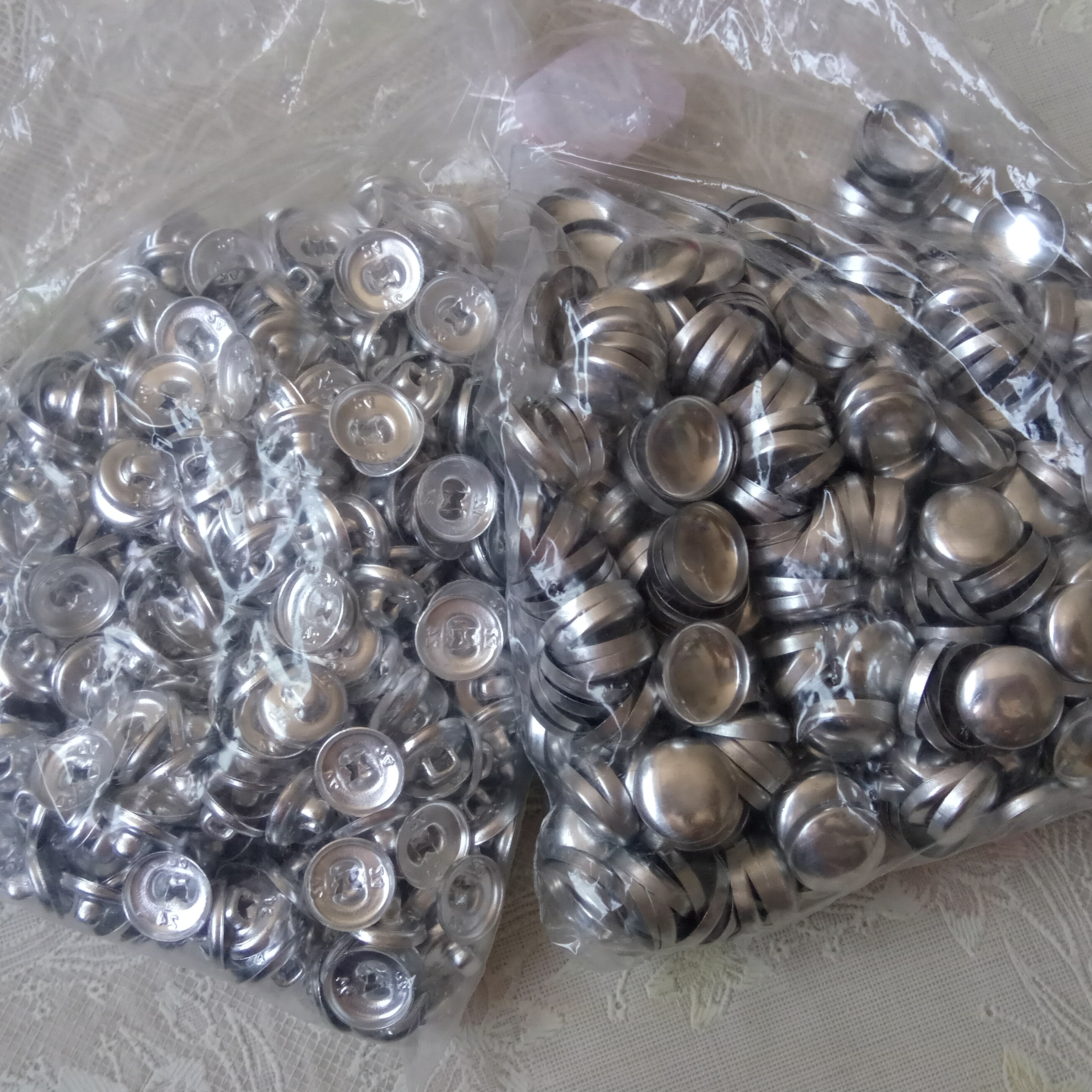 500 ensembles/lot # 16-80 bricolage boutons en tissu faits à la main forme de pain tissu rond couvert tissu bouton couverture métal 4 boutons arrière 13s