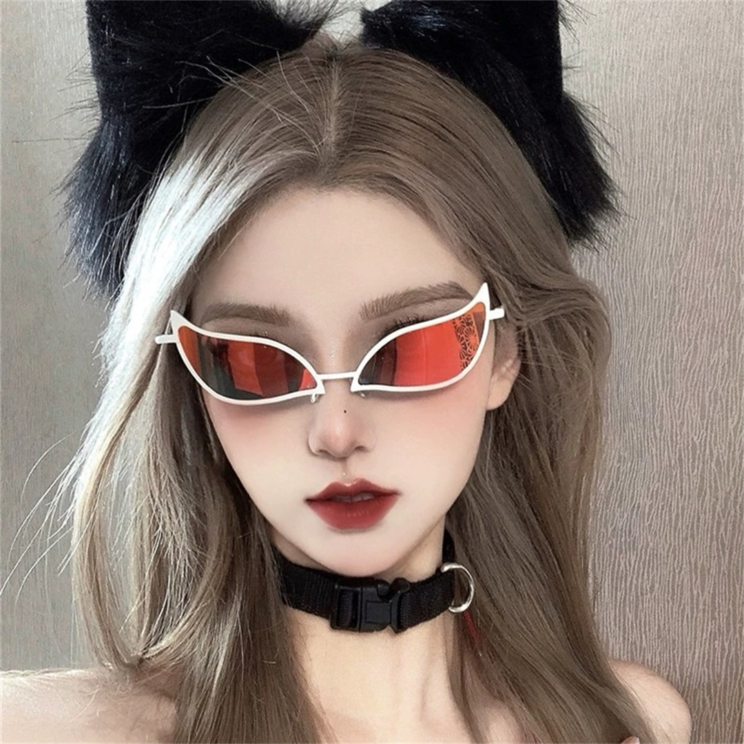 Donquixote PVC Sonnenbrille Doflamingo Cosplay Brille Anime Cat Eye Sonnenbrille für Frauen Männer Lustiges Weihnachtsgeschenk Party Requisiten