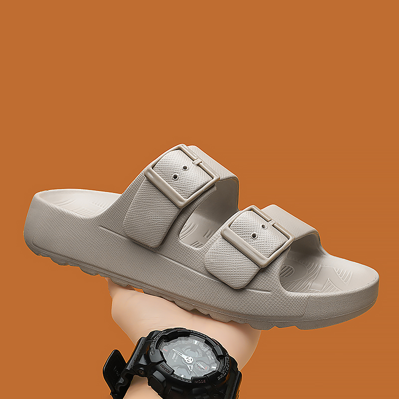 Mode Slippers voor Heren 2026 Nieuw Design Zomerschoenen Zachte Dikke Zool Strandschoenen Heren Casual EVA Sandalen Open Teen Slip On