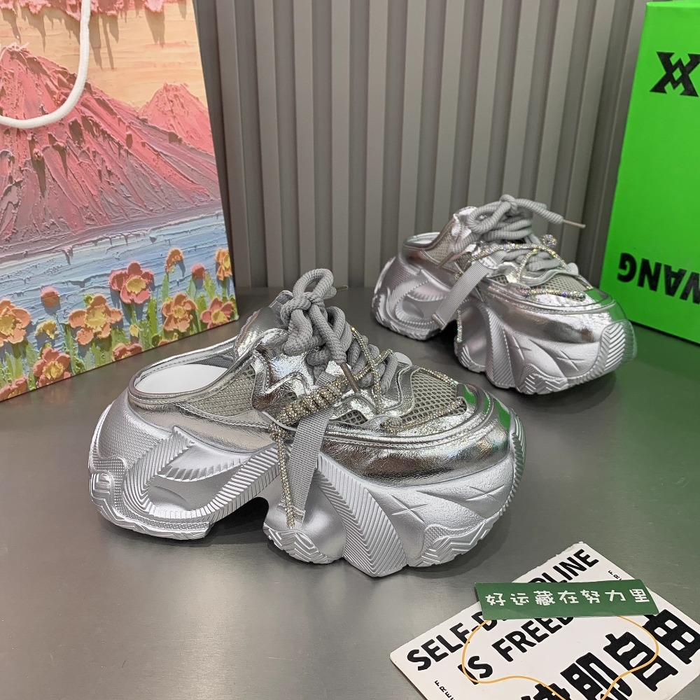 Zapatos ultraligeros de suela gruesa para papá, chanclas para mujer, novedad de verano 2021, diseño para chanclas cómodas que aumentan la altura de las mujeres pequeñas