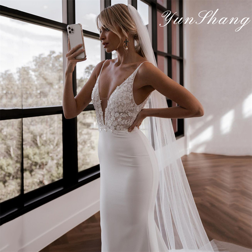 Yunshang 인어 웨딩 드레스 레이스 v 넥 스파게티 스트랩 오픈 백 우아한 신부 가운 기차 vestidos de novia 맞춤형