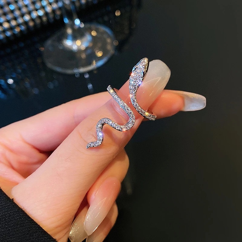 Nuevo anillo de serpiente de circonia cúbica de Color plateado para mujer, anillos de dedo abiertos ajustables CZ, joyería llamativa para fiesta y boda, bisutería