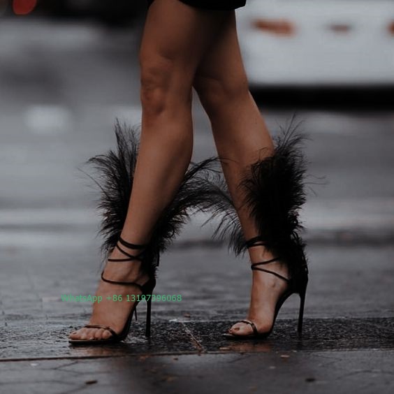 Bulu Wanita Seksi Bulu Hitam Desain Berenda Hak Tinggi Kaki Terbuka T Tampilkan Sandal Padat Elegan Sepatu Pump Perjamuan Sepatu Pesta