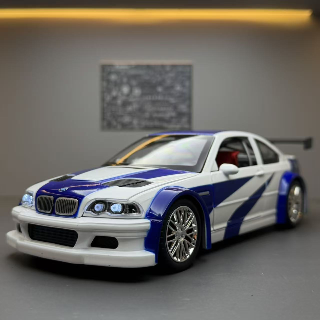 1:24 M3 GTR E46 Rennwagenmodell aus Legierung, Spielzeug für Kinder, Sammlerstück für Erwachsene, ideales Geburtstagsgeschenk