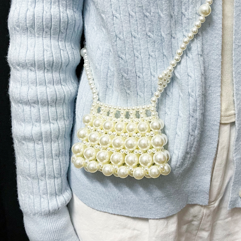 Nova bolsa para celular com contas de imitação de pérola, mini bolsa transversal estilo menina doce e delicada, nova bolsa de nicho 2025