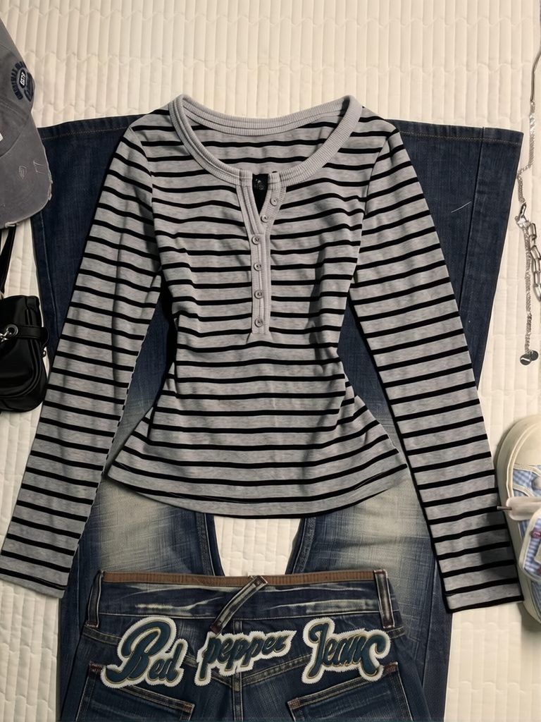 Camiseta Feminina de Manga Longa Listrada Estilo Coreano Vintage Slim Fit para Trabalho com Decote em V e Botões, Camada Base Outono Inverno