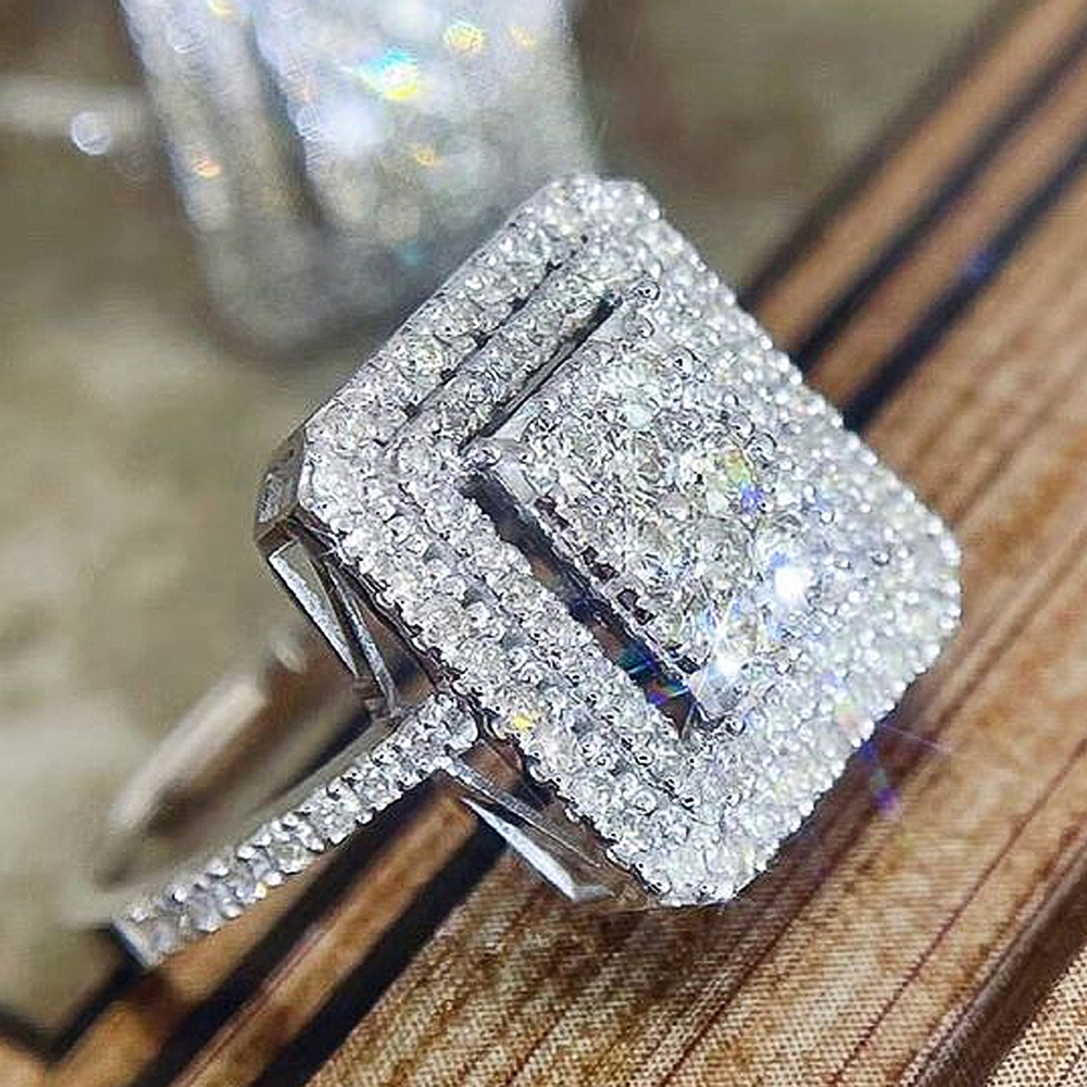 Huitan Sparkling Aaa Ovale Zirconia Ring Vrouwen Voor Engagement Wedding Eenvoudige Elegante Ontwerp 2022 Trend Sieraden Groothandel