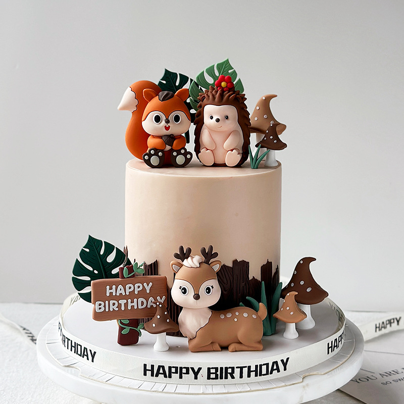Decorazione torta della foresta Scoiattolo della giungla, riccio, cervo Sika, funghi, ceppo di foglie per bambini Topper per torta di buon compleanno Wild One