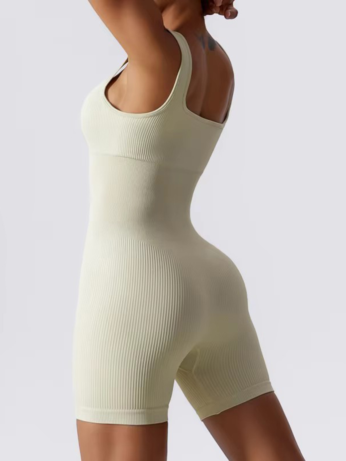 Sexy feminino rosqueado yoga terno macacão sem mangas de alta elasticidade secagem rápida respirável macacão shorts push up roupas esportivas