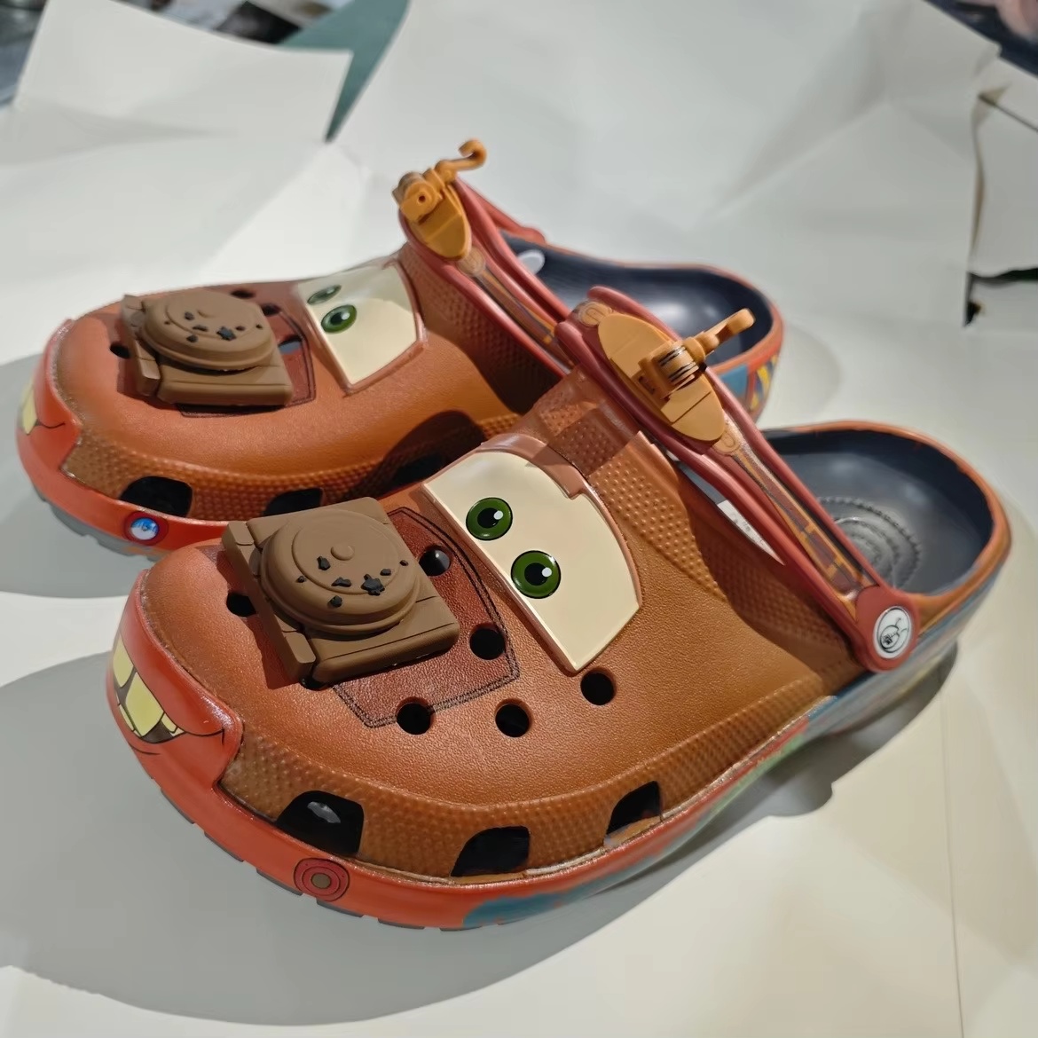 Klapki Mater z kreskówki dla dorosłych, buty samochodowe, sandały na zewnątrz, urocza figurka, anime, postać z filmu, buty typu cave shoes, sandały, buty Eva, prezent.