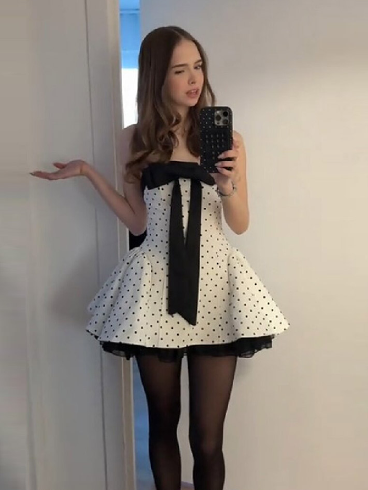 Gaun Mini Polkadot Vintage Manis Tanpa Tali dengan Rok Mengembang Berpita, Gaun Wanita untuk Pesta Ulang Tahun, Lucu, Chic, Penuh Gaya, dan Stylish