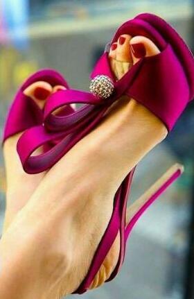 Sandalias con lazo de seda rosa para mujer, zapatos de tacón alto con punta abierta, tacón de aguja frontal con bola de cristal ostentoso, para banquete, novedad de verano