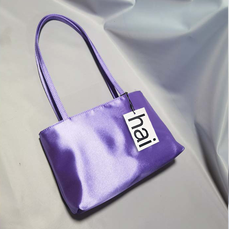 Bolsa de Ombro Feminina de Luxo em Cetim de Seda 2026, Bolsa de Mão Quadrada para Axila com Cores Contrastantes, Estilo Macaron, Sacola de Compras para o Dia a Dia de Marca Famosa