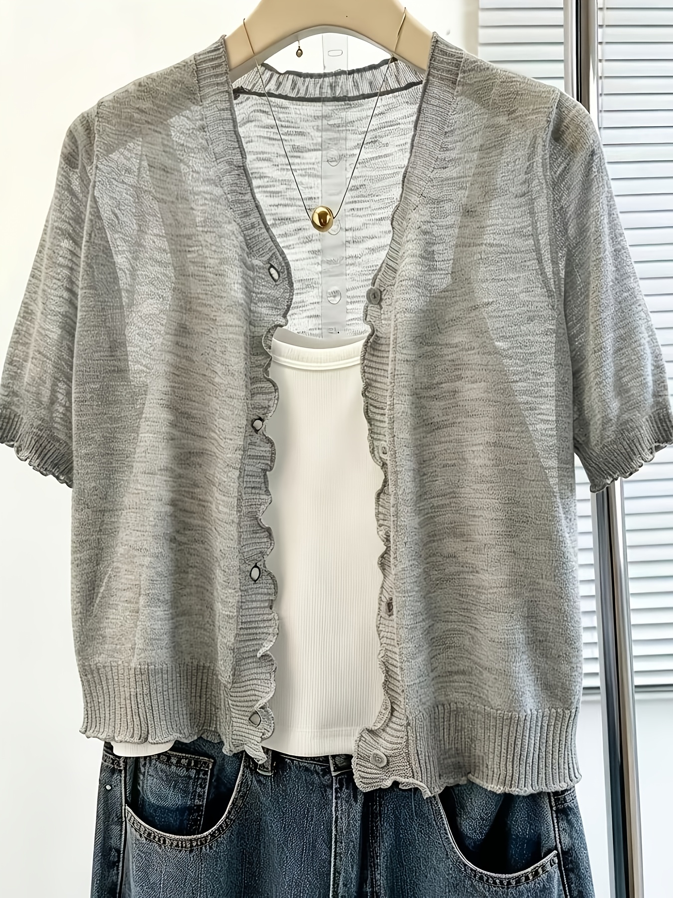 Cardigan fin à manches courtes pour toutes les saisons, protection solaire et climatisation, couleur unie, col en V minimaliste, tricot court à volants