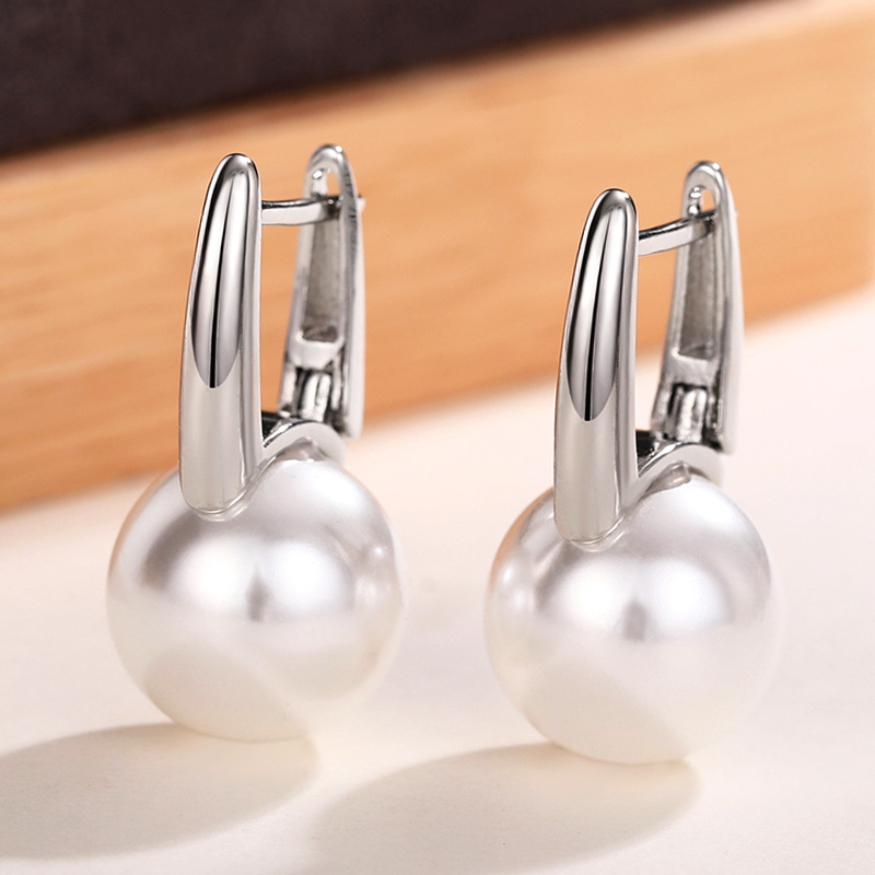 Huitan Minimalist Simulated Pearl Earrings for Lady Silver Color Fashion Contracted Women Accessory Temperament Elegant Jewelry