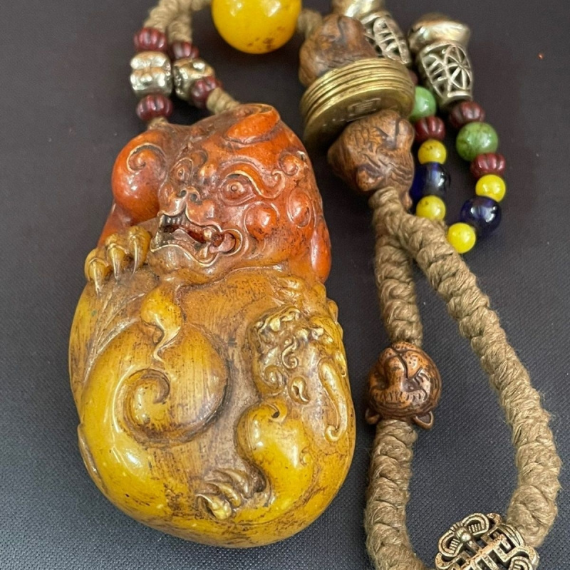 Antique Miscellaneous Shoushan Stone Old Patina Beast Paperweight Pixiu Handheld Ornament Hanging Decoration Gift Collection1