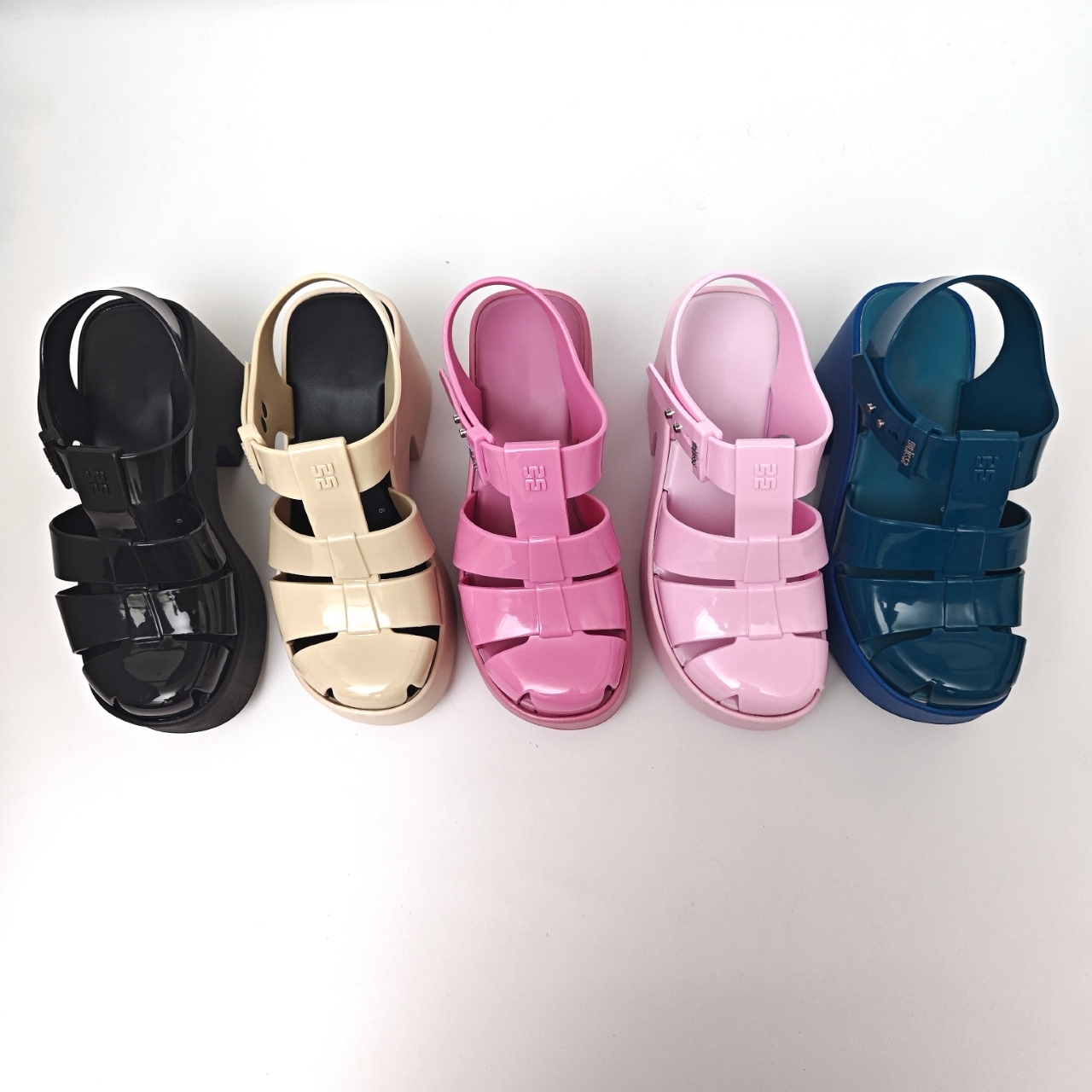 Chaussures de gelée pour femmes et filles adultes, sandales romaines à talons hauts et bout creux, chaussures de plage antidérapantes pour dames, sandales parfumées bonbons 35-40