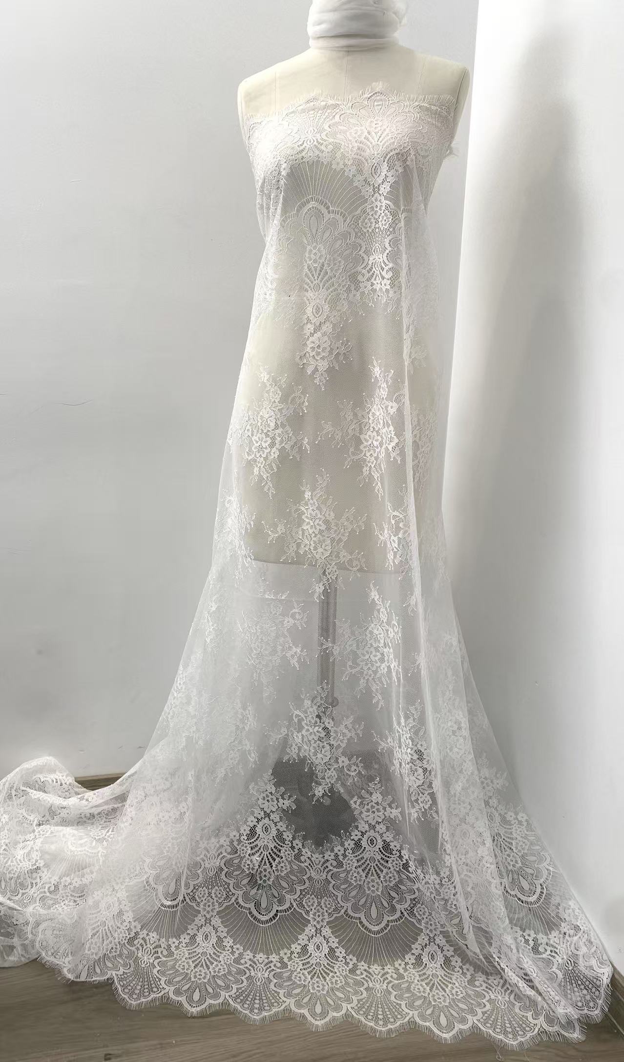 Kain Renda Prancis Off White, Renda Chantilly dengan Motif Bunga, Kain Pernikahan Pengantin Kain Renda Pengantin