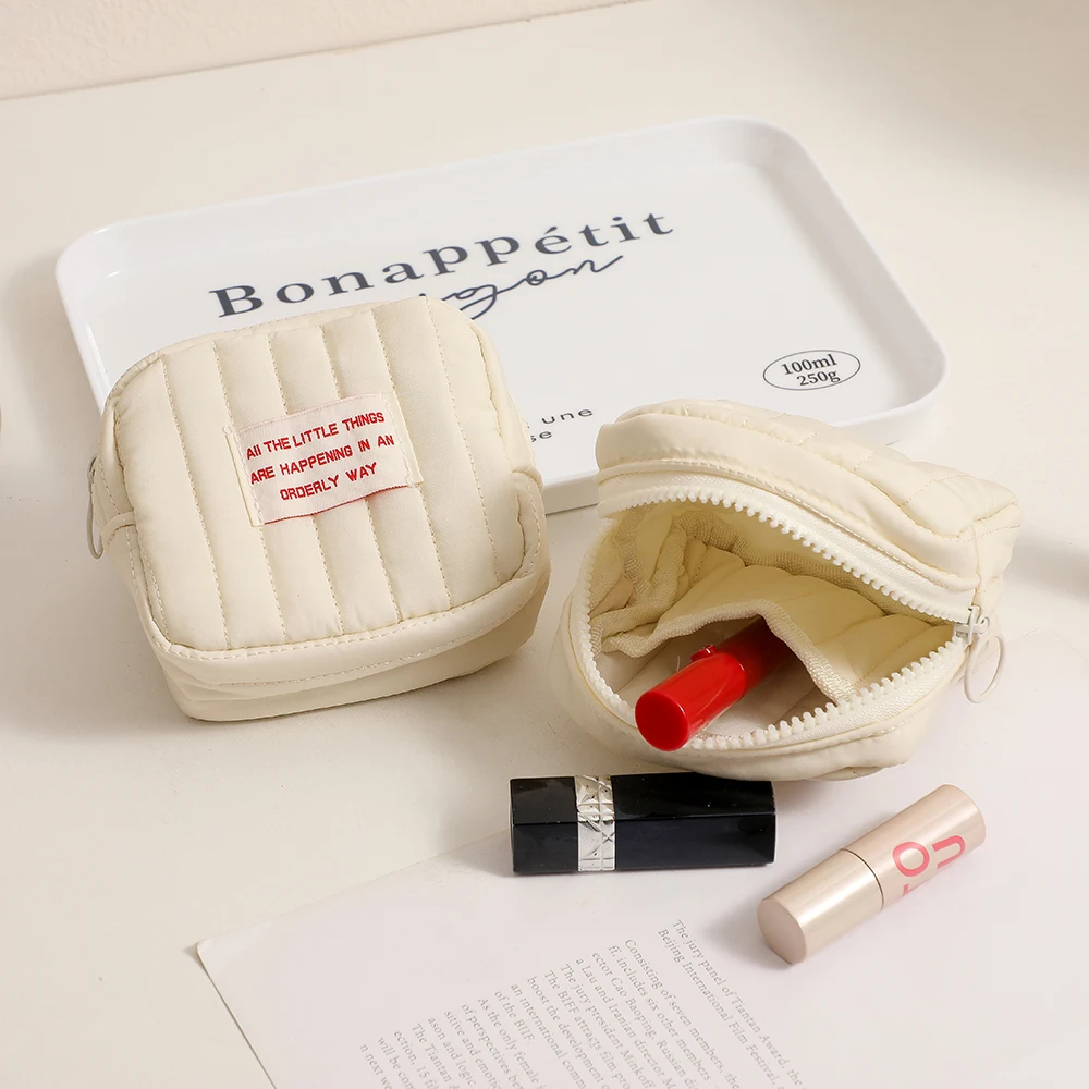 Bolsa de maquillaje pequeña cuadrada coreana, auriculares pequeños para estudiantes, billetera cero, bolsas de almacenamiento portátiles para lápiz labial para chica