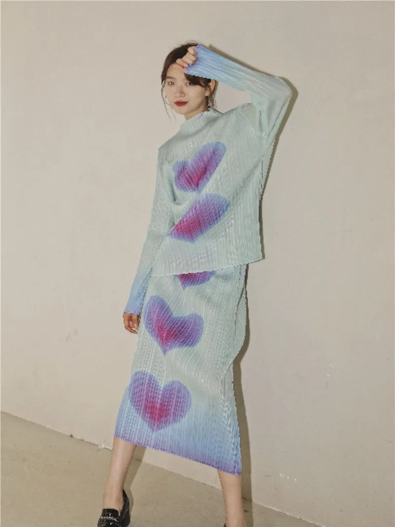 CHEERART Gradient Heart พิมพ์เสื้อแขนยาวและเสื้อผู้หญิงคอเต่า Ruched สีเขียวสุภาพสตรีเสื้อเกาหลีแฟชั่นฤดูใบไม้ผลิ