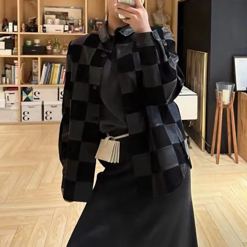 女性用ラペル付き本革ジャケット、女性用ヴィンテージルーズストリートウェア、レトロスプライシングコート、女性用カジュアルアウター、チェック柄トップス
