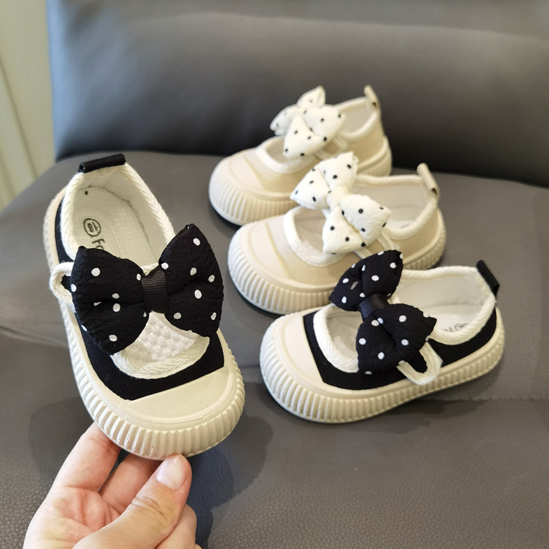2026 Kinderschoenen Babymeisjeswandelschoenen met ademende en antislip mesh strik Prinsessenschoenen met antislip zachte zolen