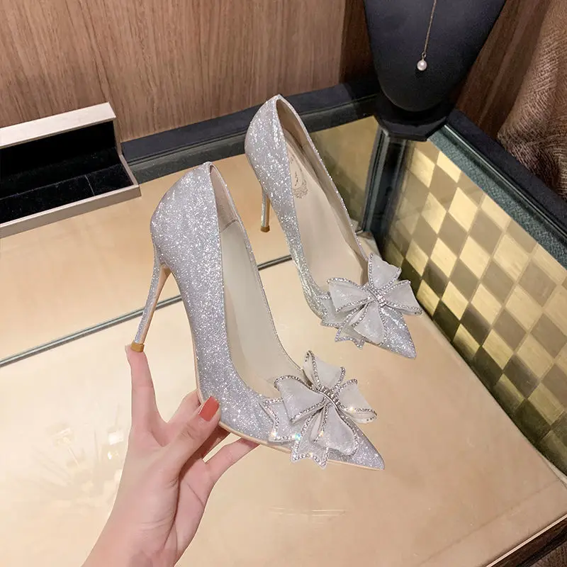 Sepatu Cinderella Sepatu Hak Tinggi Berhiaskan Berlian Imitasi Wanita Sepatu Pesta Pernikahan Kristal Ujung Lancip Zapatillas Mujer