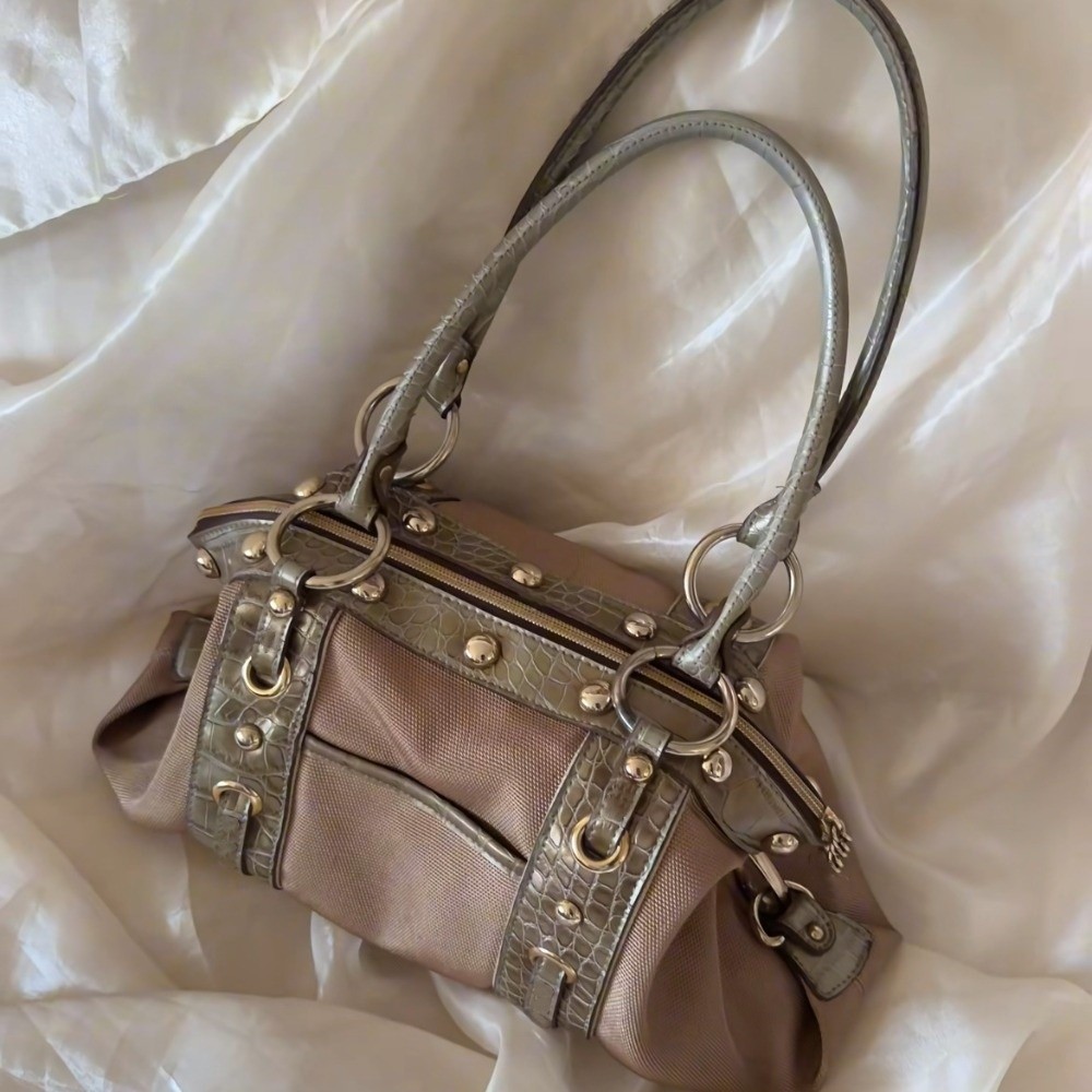 Borsa a Tracolla Stile Vintage Y2K con Design Patchwork e Rivetti, Grande Capacità, Borsa Sottobraccia, Borse da Donna per Uso Casual