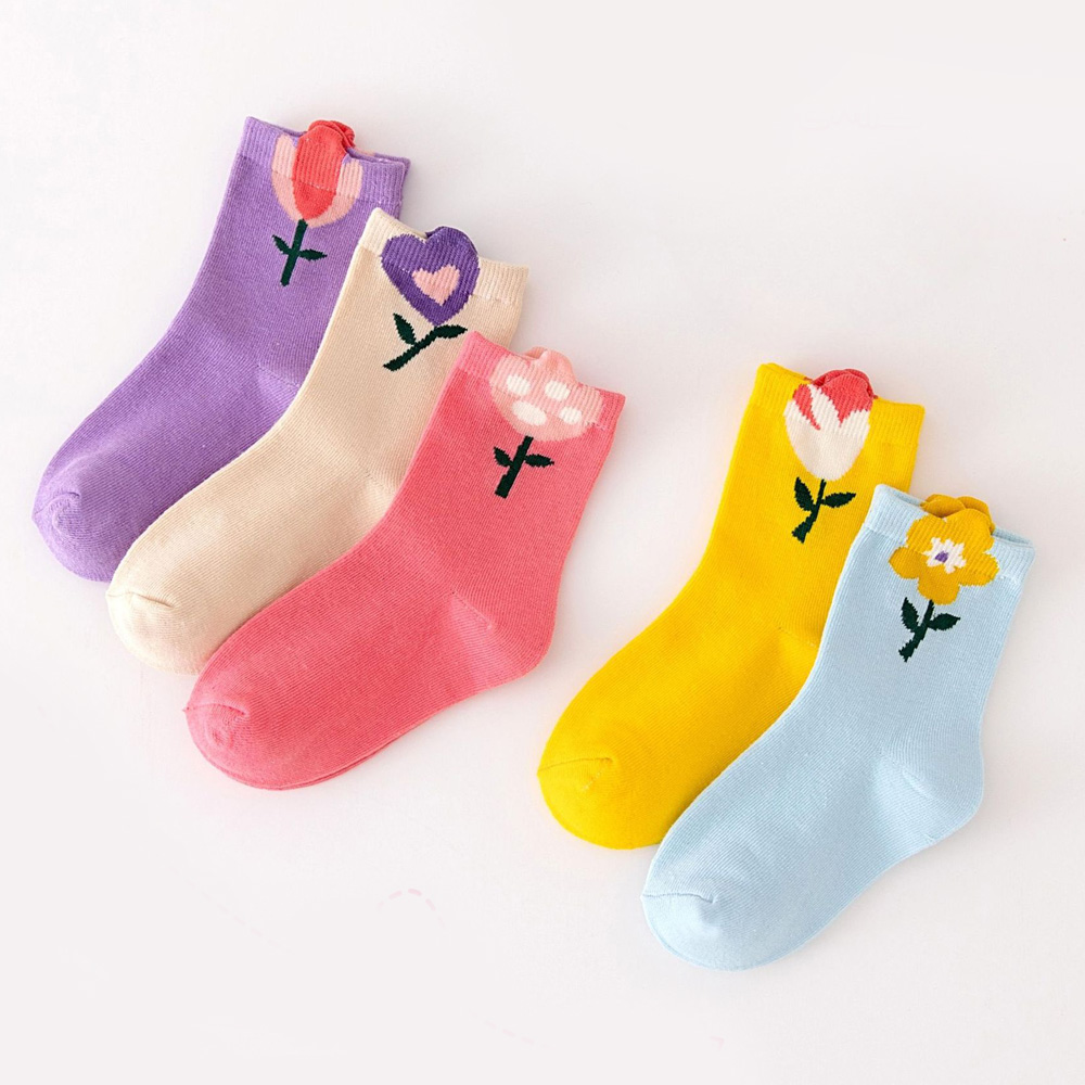 5 pares de meias para meninas, meias fofas com padrão de flores de desenho animado, confortáveis ​​e respiráveis, adequadas para todas as estações