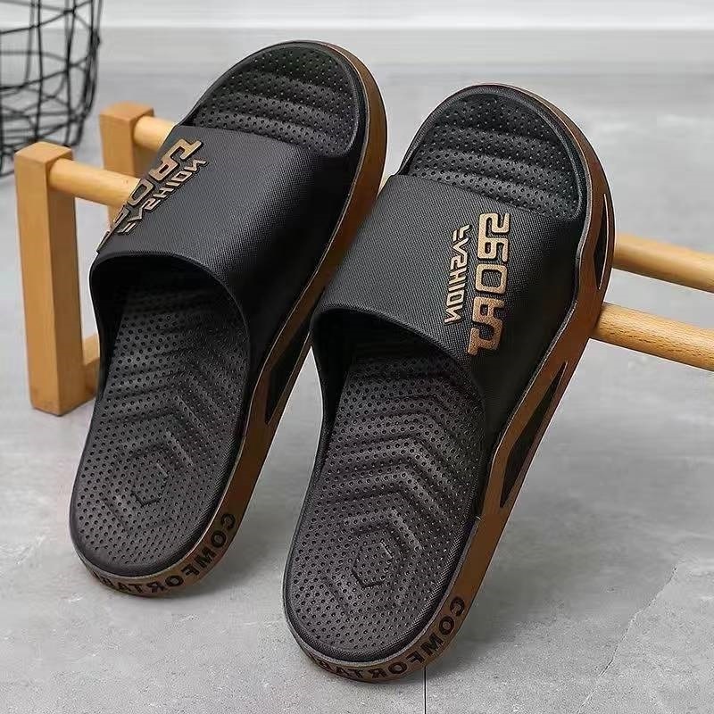 Nieuwe Zomer Zachte Zool Slippers Mode Persoonlijkheid Thuis Baden Sandalen Anti Slip Duurzaam Heren Strand Outdoor Plus Size Slippers