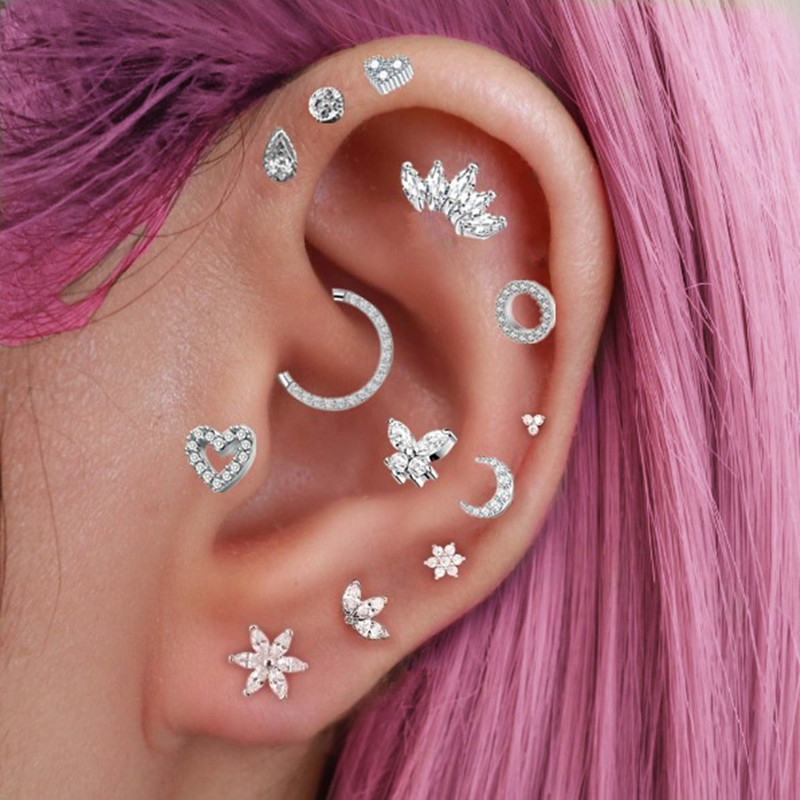 Tragus Helix Piercing Orecchino a perno per le donne Rook Lobe Cartilagine Farfalla Orecchio Percing Orecchino a cuore Set di gioielli in acciaio inossidabile