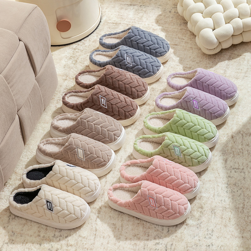 Pantofole in cotone da donna in autunno e inverno, nuovo fondo morbido per la casa da interno, pantofole da donna in caldo cotone felpato antiscivolo e caldo