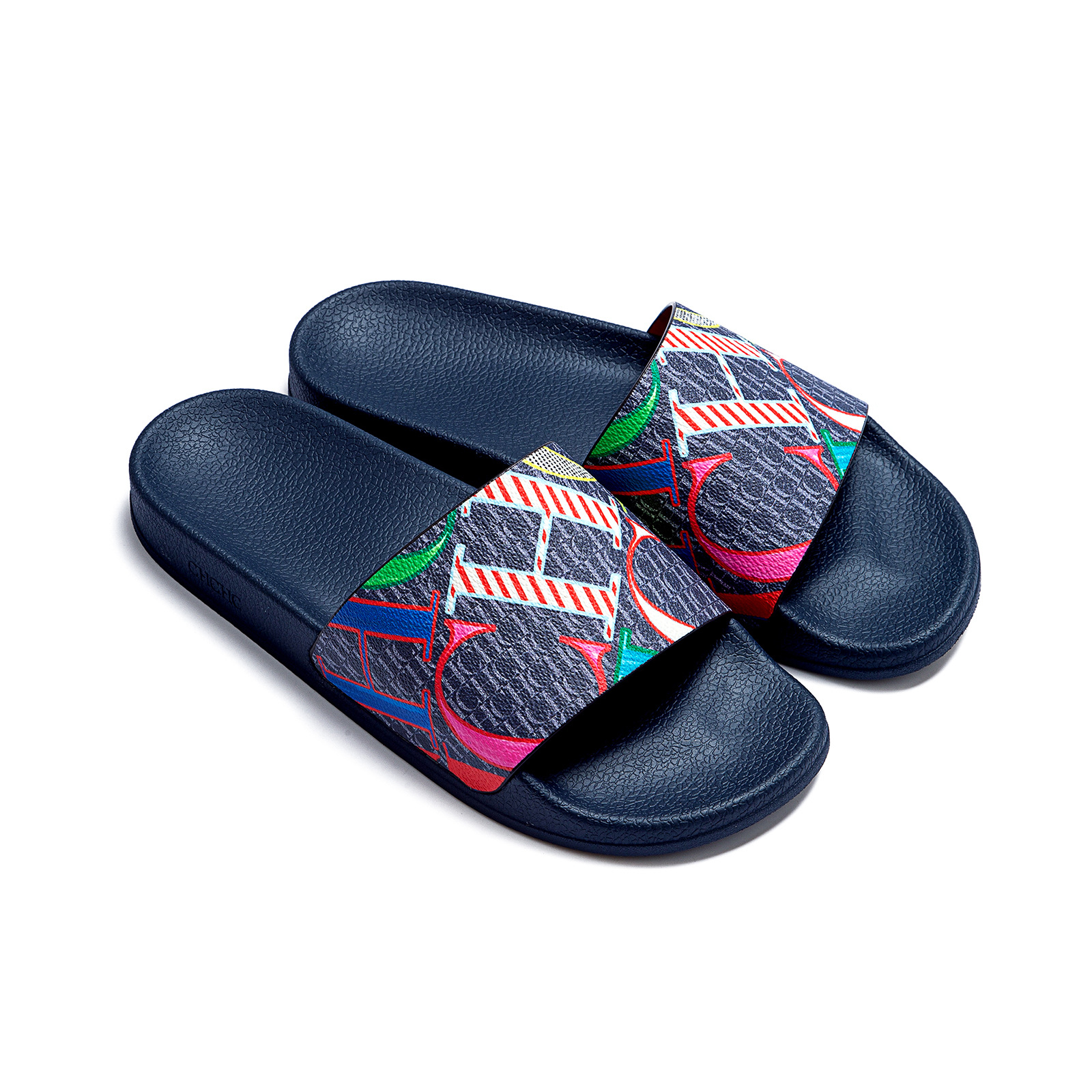 Chaussons pour femmes CH - Nouvelles chaussures de plage en silicone à imprimé alphabet tendance pour de multiples occasions