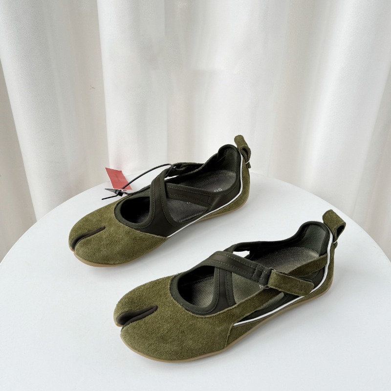 Split Toe Mary Jane Single Shoes Women 2026 New Versatile Flat Casual Shoes