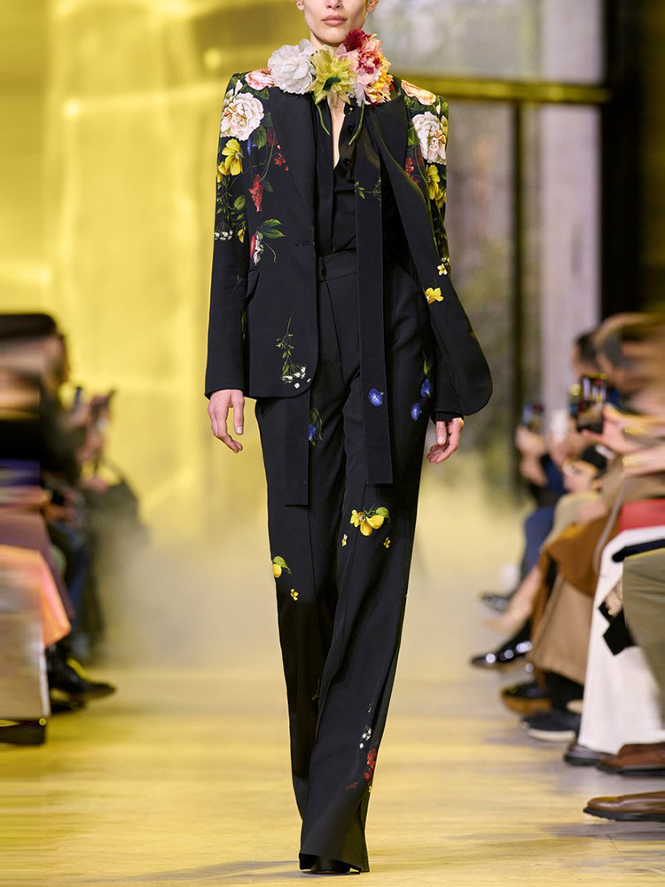 Conjunto de Terno de Passarela de Grife Mais Recente 2026 HIGH STREET Feminino, Blazer Estampado Floral com Botão Único e Calça Flare, 2 Peças