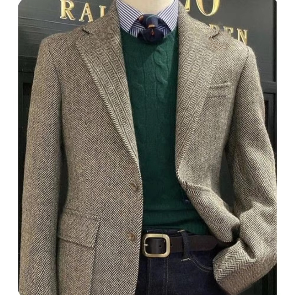 Elegancka męska marynarka w jodełkę, jednorzędowa, biznesowa, casualowa, typu tailleur, modna, dopasowana, wygodna.