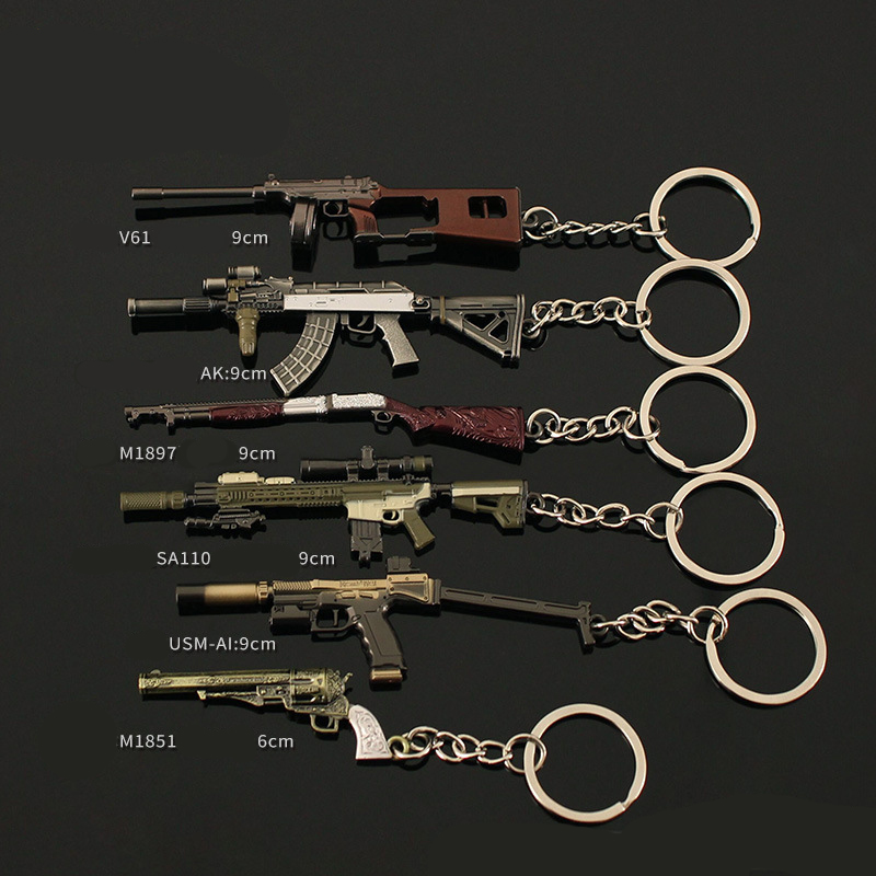 バイオハザード 8 ミニショットガン V61 ペンダントコスプレ AK M1897 SA110 USM AI M1851 リボルバー合金モデルキーホルダーハロウィンパーティーの装飾
