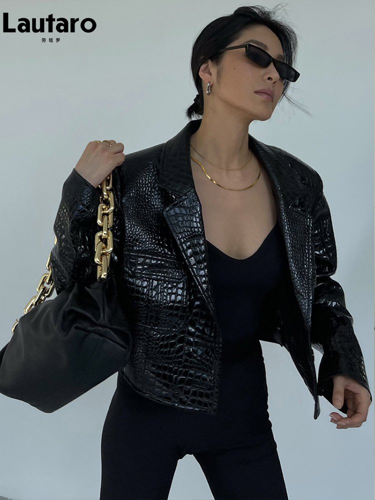 Lautaro primavera outono curto legal elegante brilhante reflexivo crocodilo impressão patente jaqueta de couro do plutônio feminino pista moda 2023
