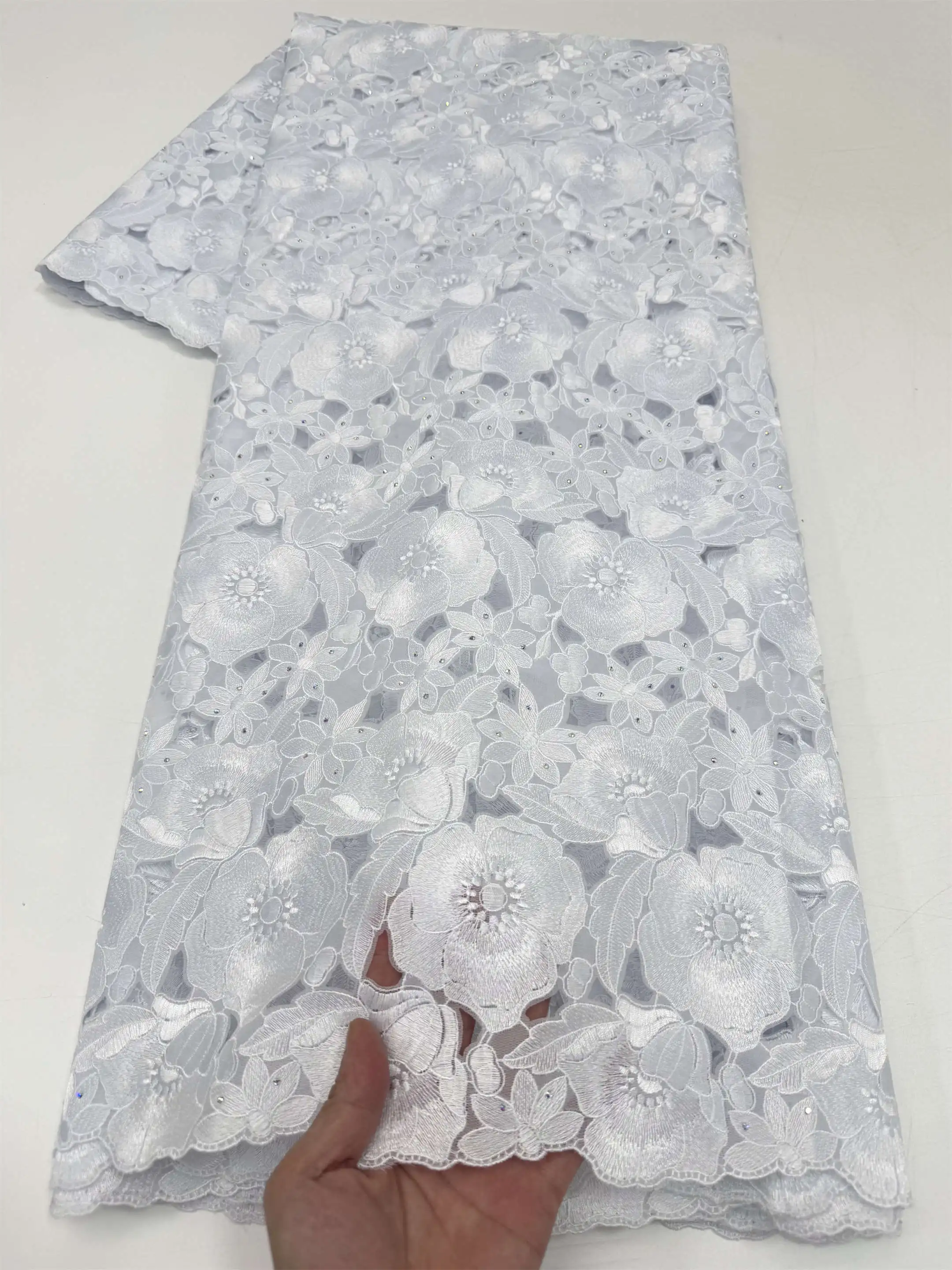Tecido Voile Suíço Africano Super Macio de Algodão Aqua com Renda e Bordado Lurex, Inspirado em Estilo Moderno e Tradicional para Uso Casual e Ocasionais