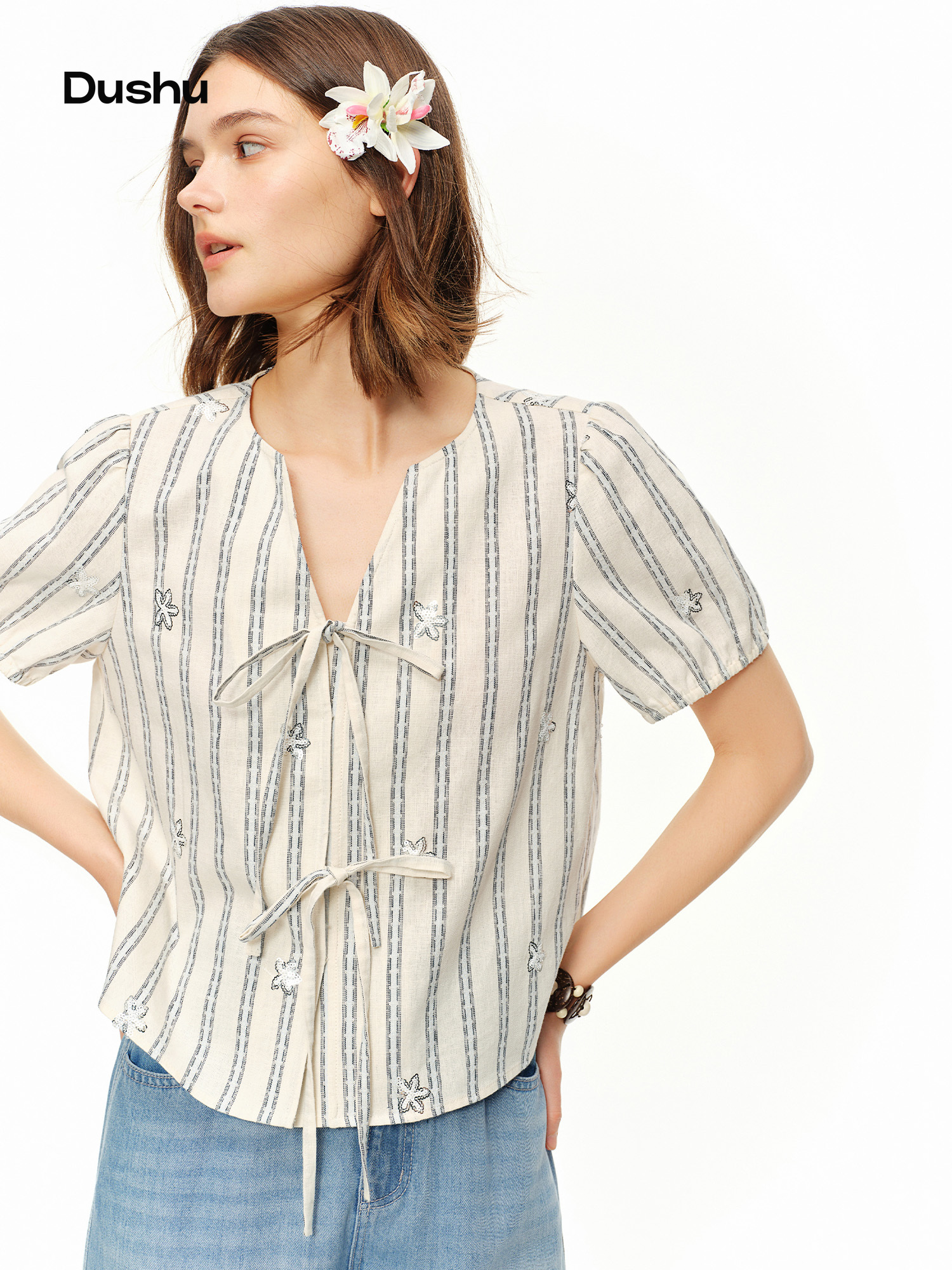 DUSHU 2026 Nouvelle Blouse d'été rayée à col en V et manches courtes pour femme, Top en lin et coton perlé pour un style coquette et décontracté au quotidien