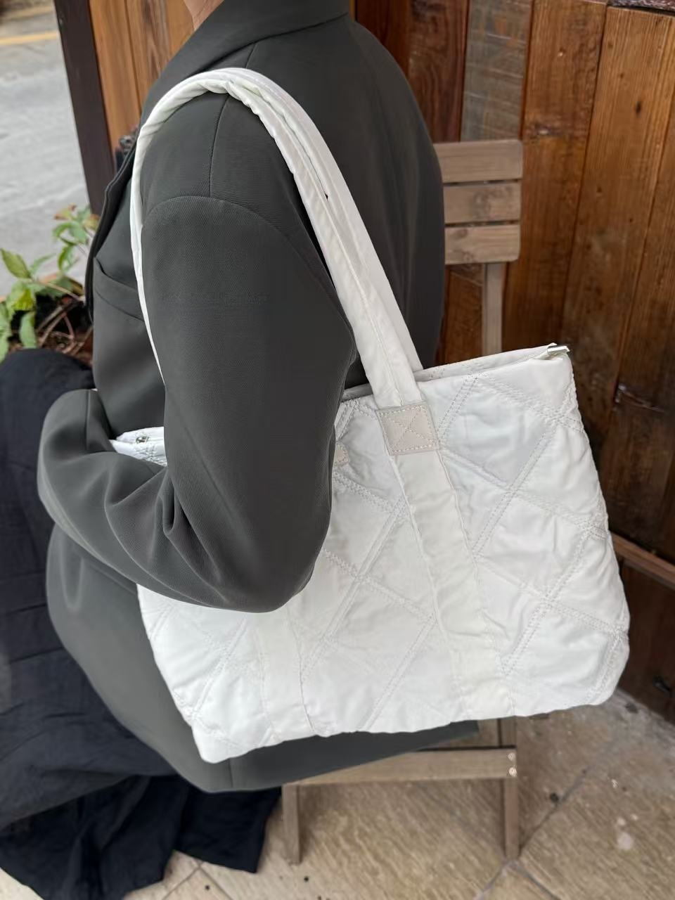 Faionable Autumn Winter Nylon Embroidered Single oulder Bag Women's Large Capaci Commuting Class Cuter Bag New 2025